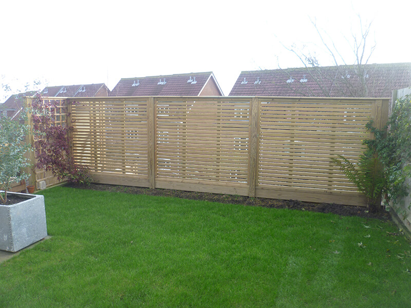 slatted fence panels for windy areas