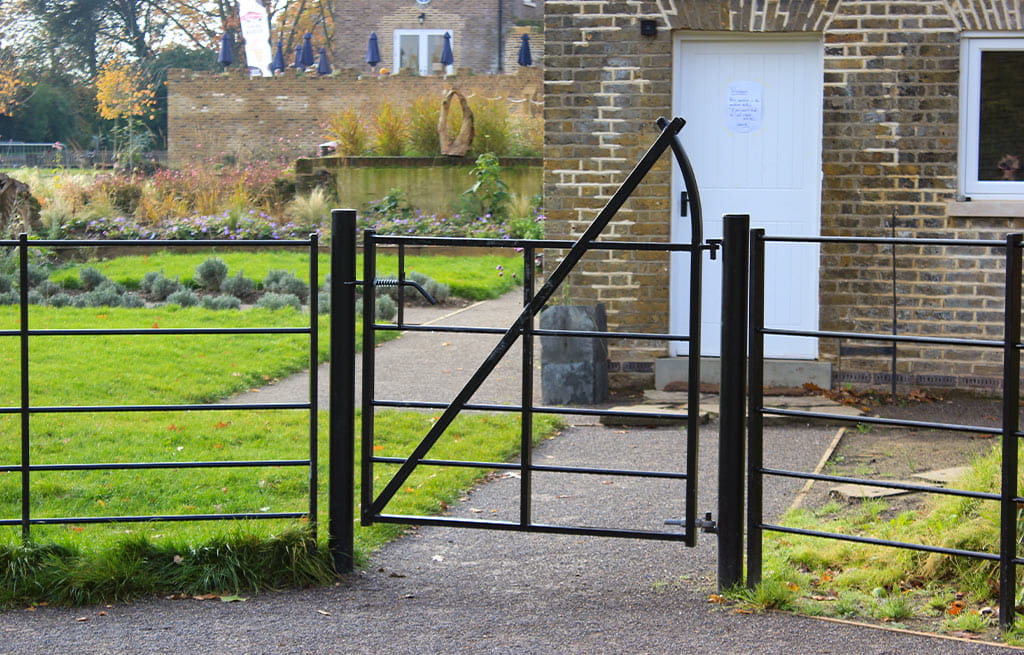 metal-estate-gate