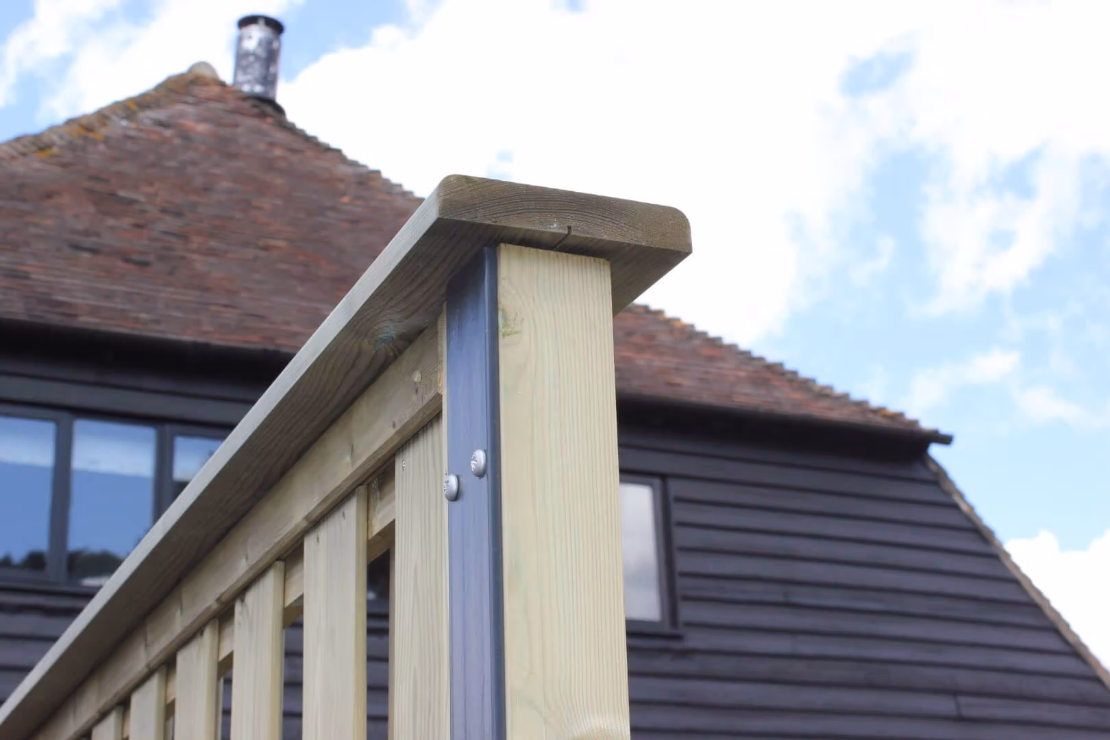 picture of metal end posts