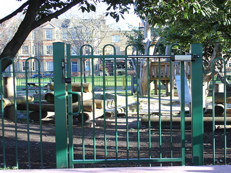 tubular bow top gate