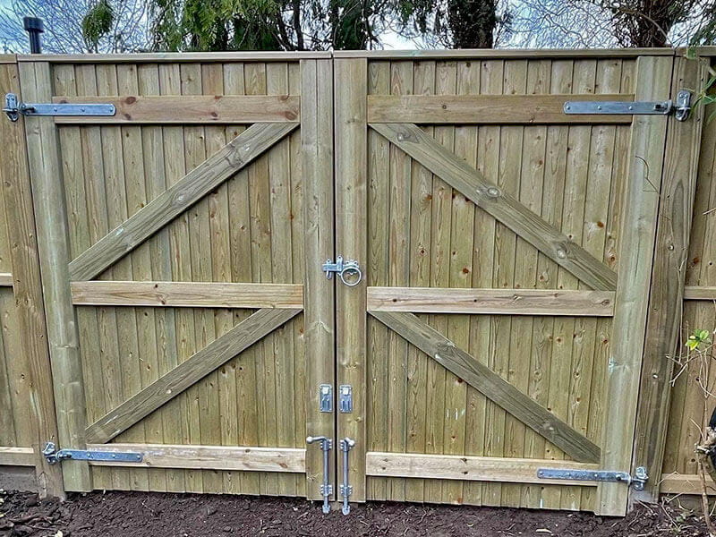 Rear of double garden gate brook