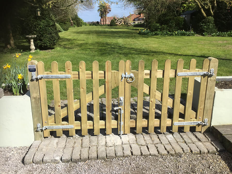 Pair of Rounded Palisade 0.95m High Gates | Jacksons Fencing