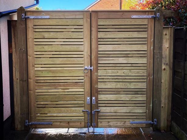 wooden-urban-garden-gate