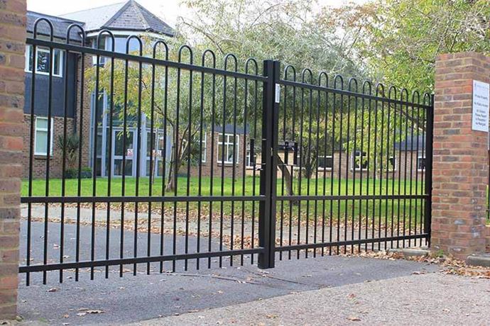 Bow Top Metal Fencing