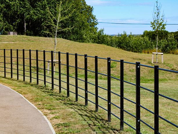 how to install estate fencing