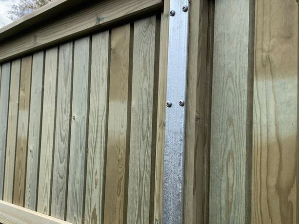 strong metal fence post