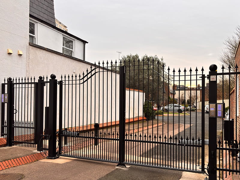 metal driveway gates