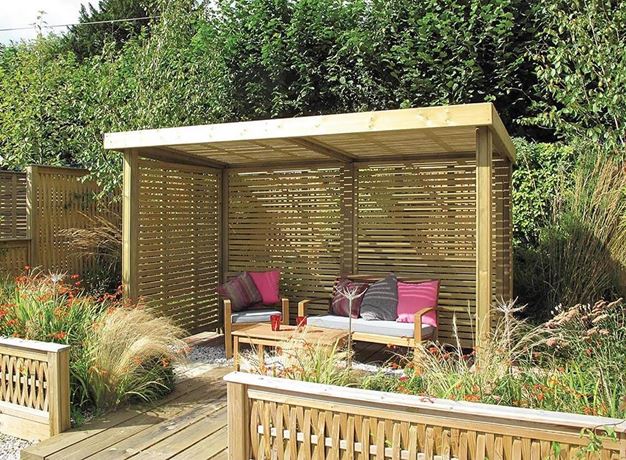 Side view venetian retreat garden shelter