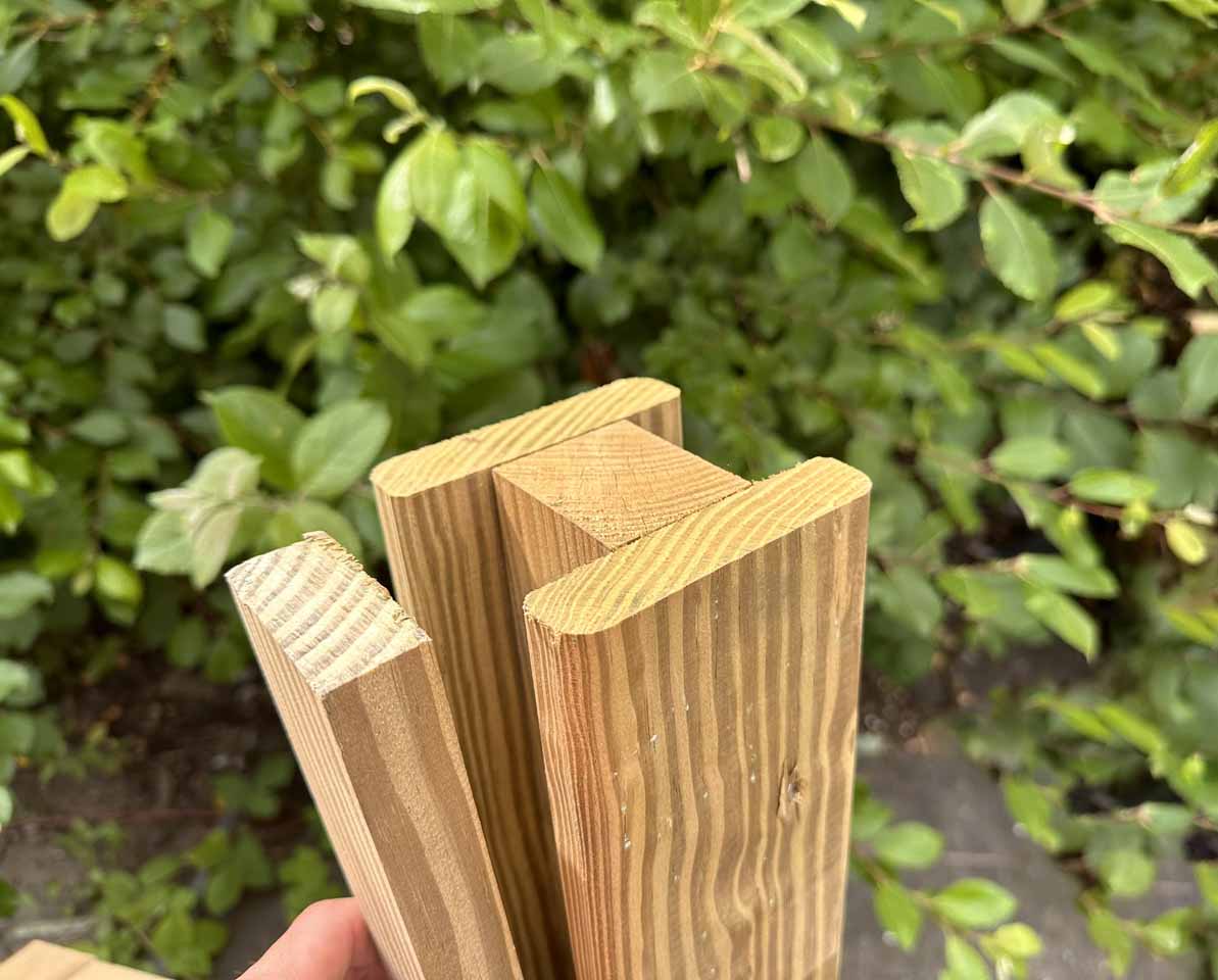 Slotted Post End Strip