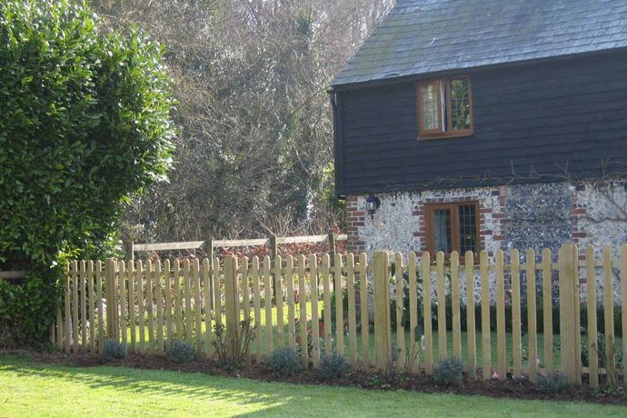 Timber palisade fence panels