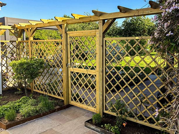5ft diamond trellis panel