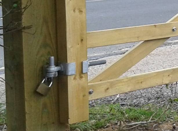 Anti Lift gate device