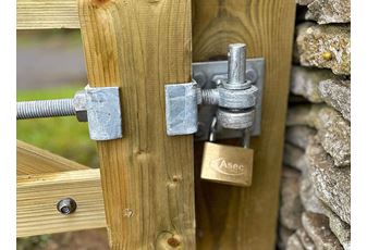 Anti Lift Device For Timber Field Gates inc. Padlock, Galvanized (V)