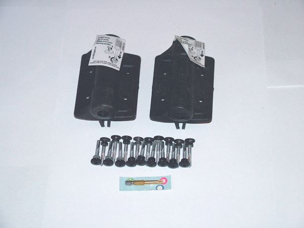 Self closing adjustable hinge for metal gates