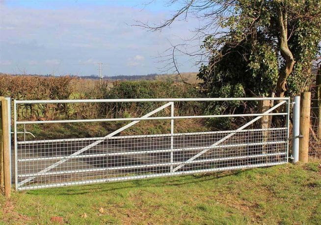 Metal Field Gate rear