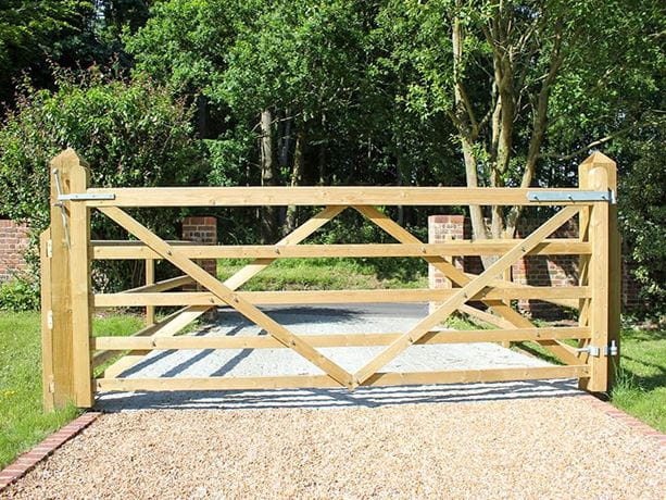 Field Uni Gate