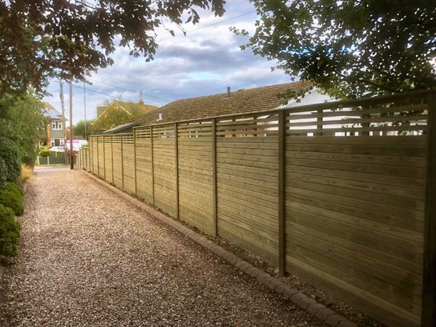 Canterbury combi fence panel run