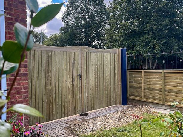 sandwich-courtyard-driveway-gate