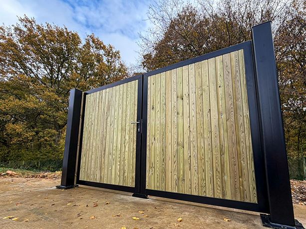 Steel framed driveway gate