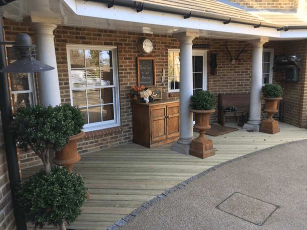 Slip resistant decking 3