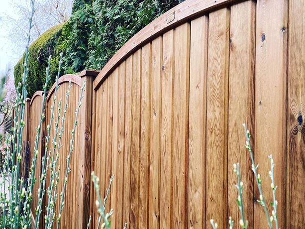 arched-convex-garden-fence-panels