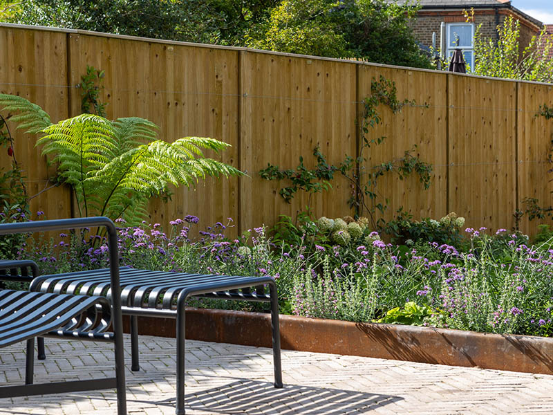 attaching fence panels to post