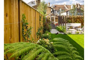 Long lasting fence panels