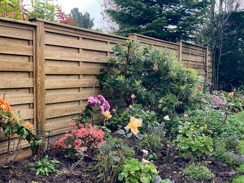 horizontal-hit-and-miss-fence-panels