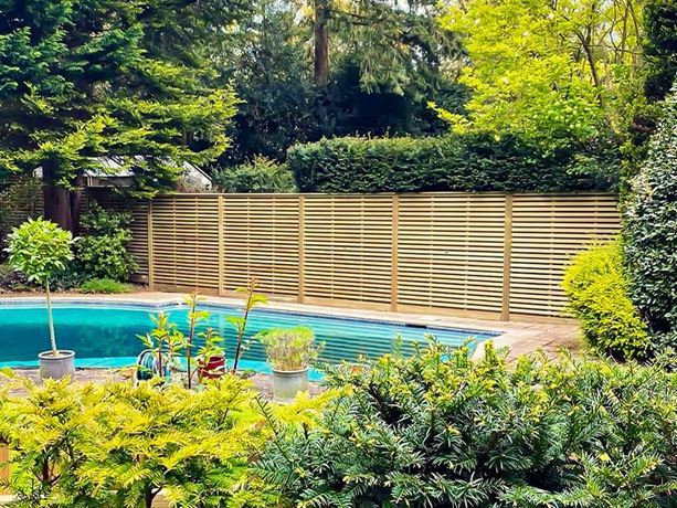 Swimming pool privacy fencing ideas