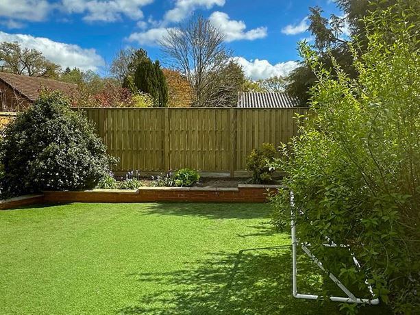 Hit and Miss Fencing Panels