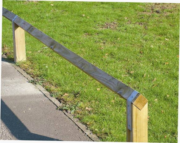 knee rail fence