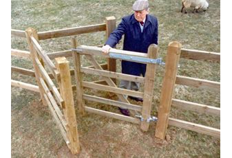 Kissing Gate with 4 x posts and 8 x rails | Uni Field Gate with Enclosure Fence