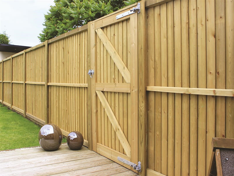 featherboard close board fencing