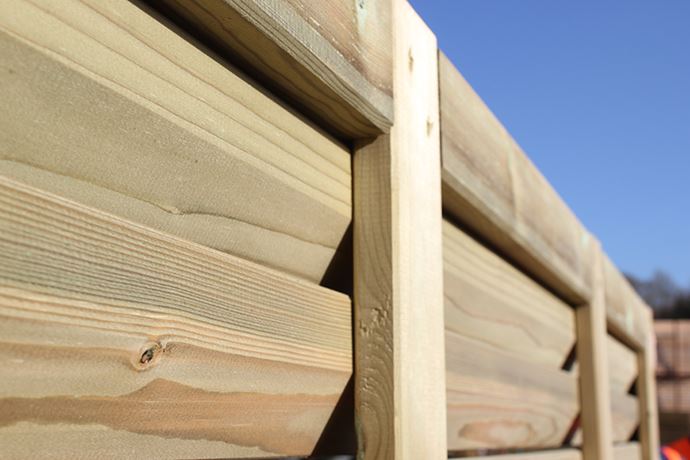Contemporary horizontal fence panels