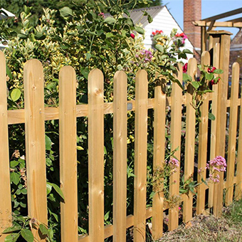 Concave palisade closer