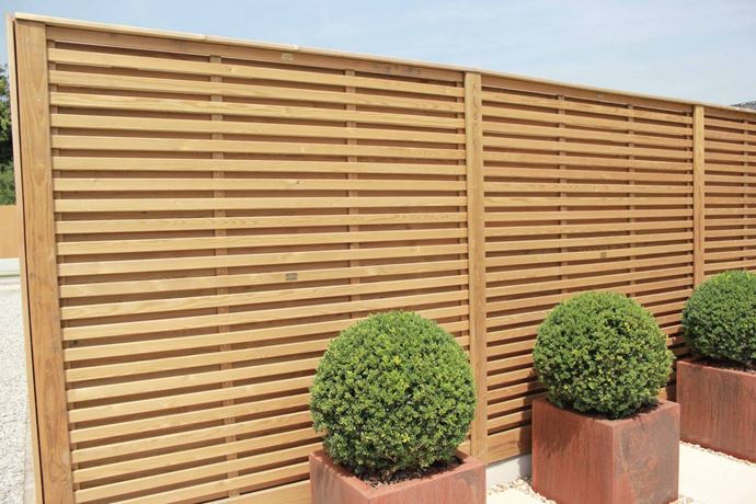 Close up Venetian Hit and Miss style