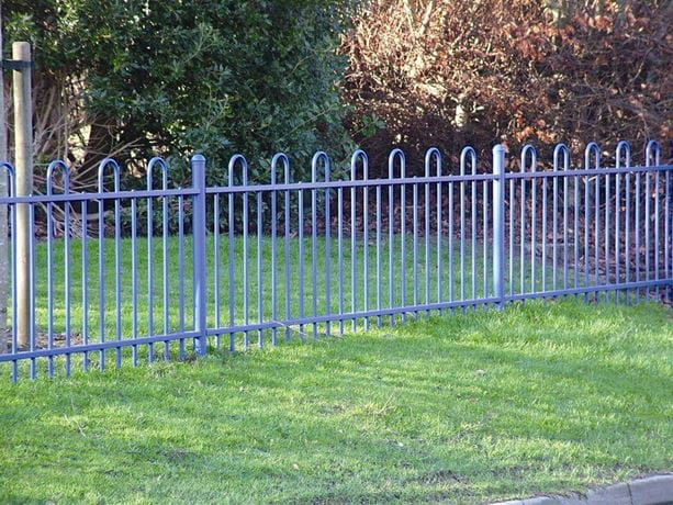 Anti trap bow top fence