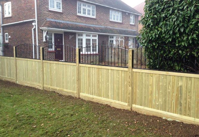 Metal railing topper fences