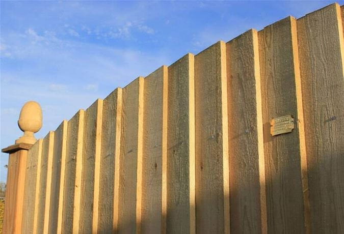 Detail of convex Featherboard