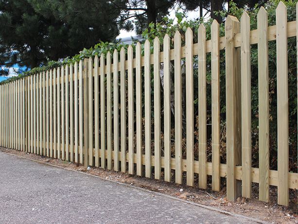pointed picket fence panels