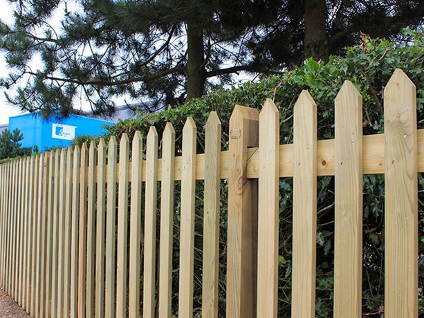 traditional-pointed-palisade