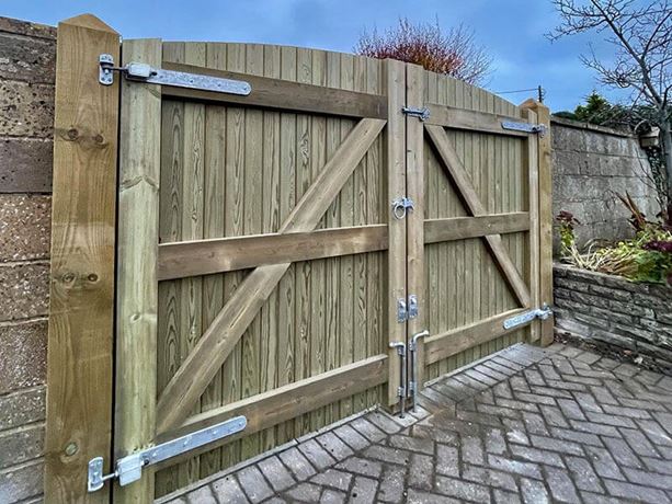 Double Leaf Board Brabourne Garden Gates Back