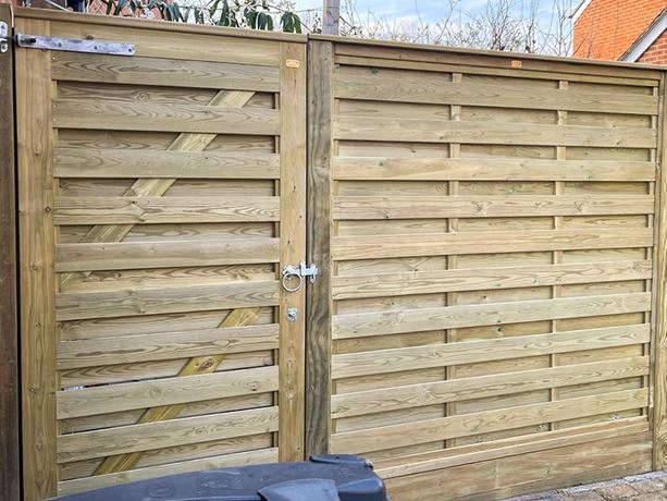 horizontal hit and miss garden gate