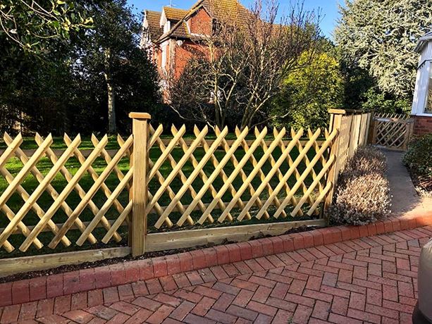 Jaktop fence panel1