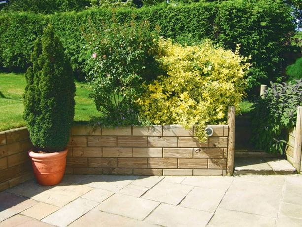 Timber retaining wall