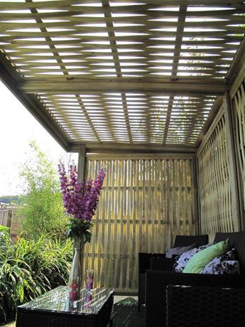 Woven retreat garden shelter with roof