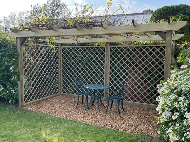Garden trellis with pergola