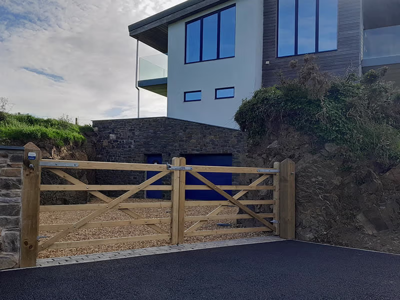 5 bar wooden gate