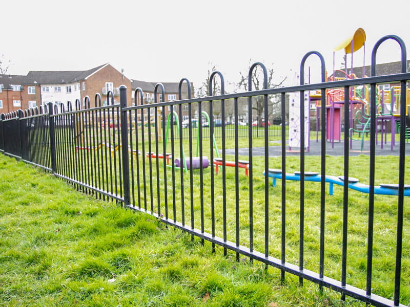 Anti trap bow top metal railings