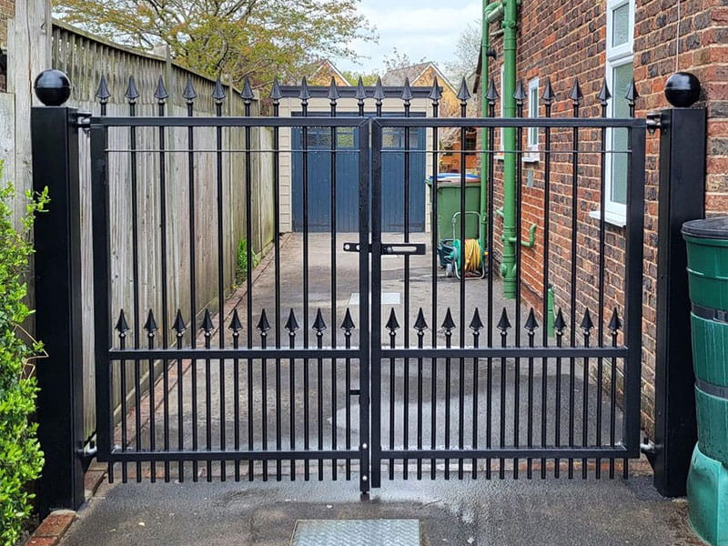 driveway entrance gates